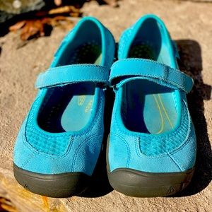 Keen Ballet flats with Velcro strap Size 9